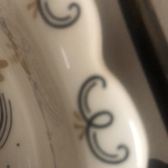 Home Essentials ceramic pie Plate with stand - Picture 4 of 6